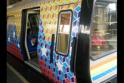 tn_ve-caracas_metro_L2_refurb_train.jpg